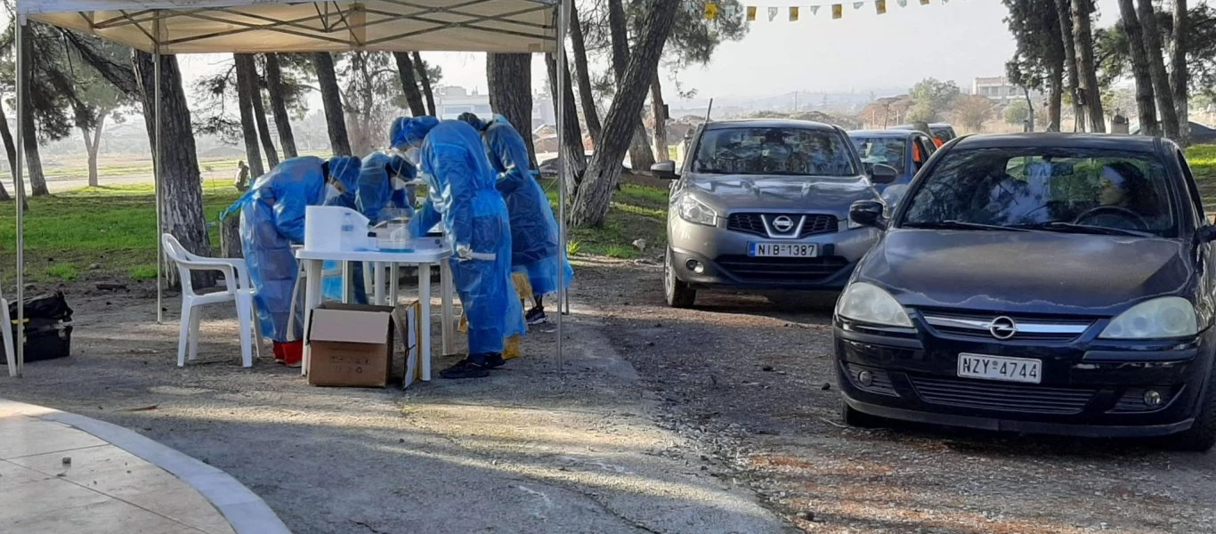 Οργή πολιτών κατά κλιμακίου του ΕΟΔΥ: «Δεν ντρέπεστε; Δεν σας φτάνει που καταστρέψατε τις ζωές μας; Φύγετε από εδώ»!